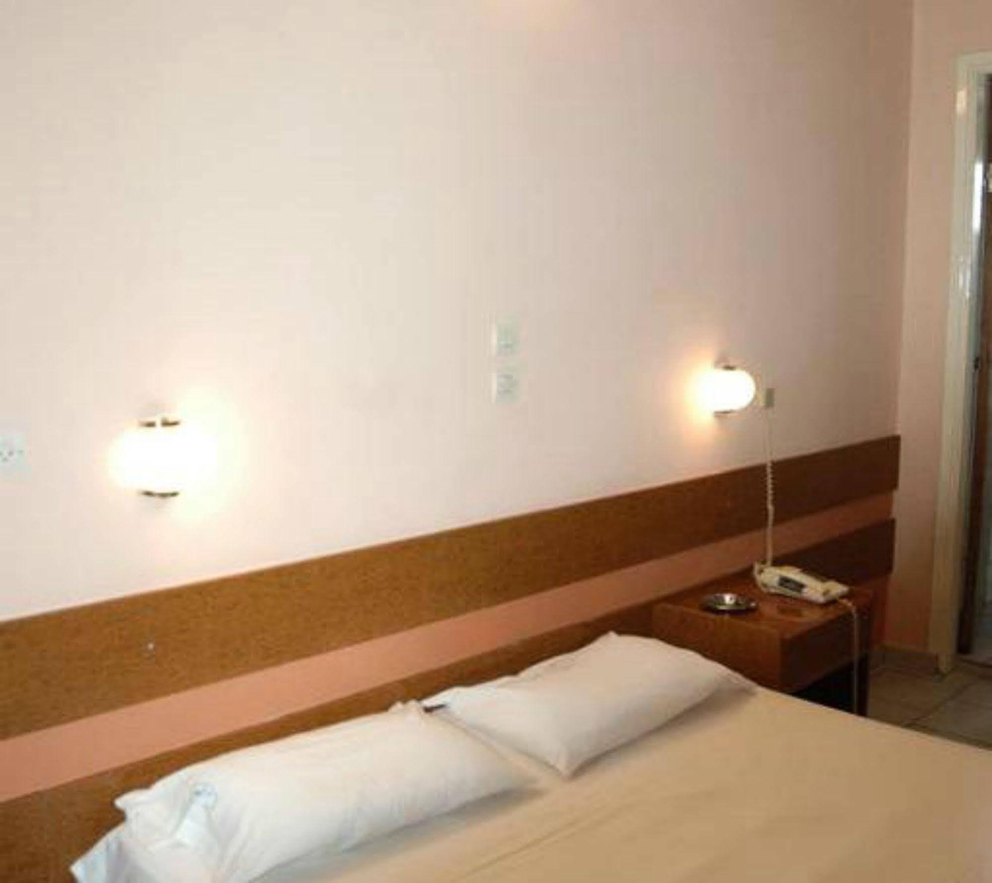 Prima Hotel Piraeus Exterior photo