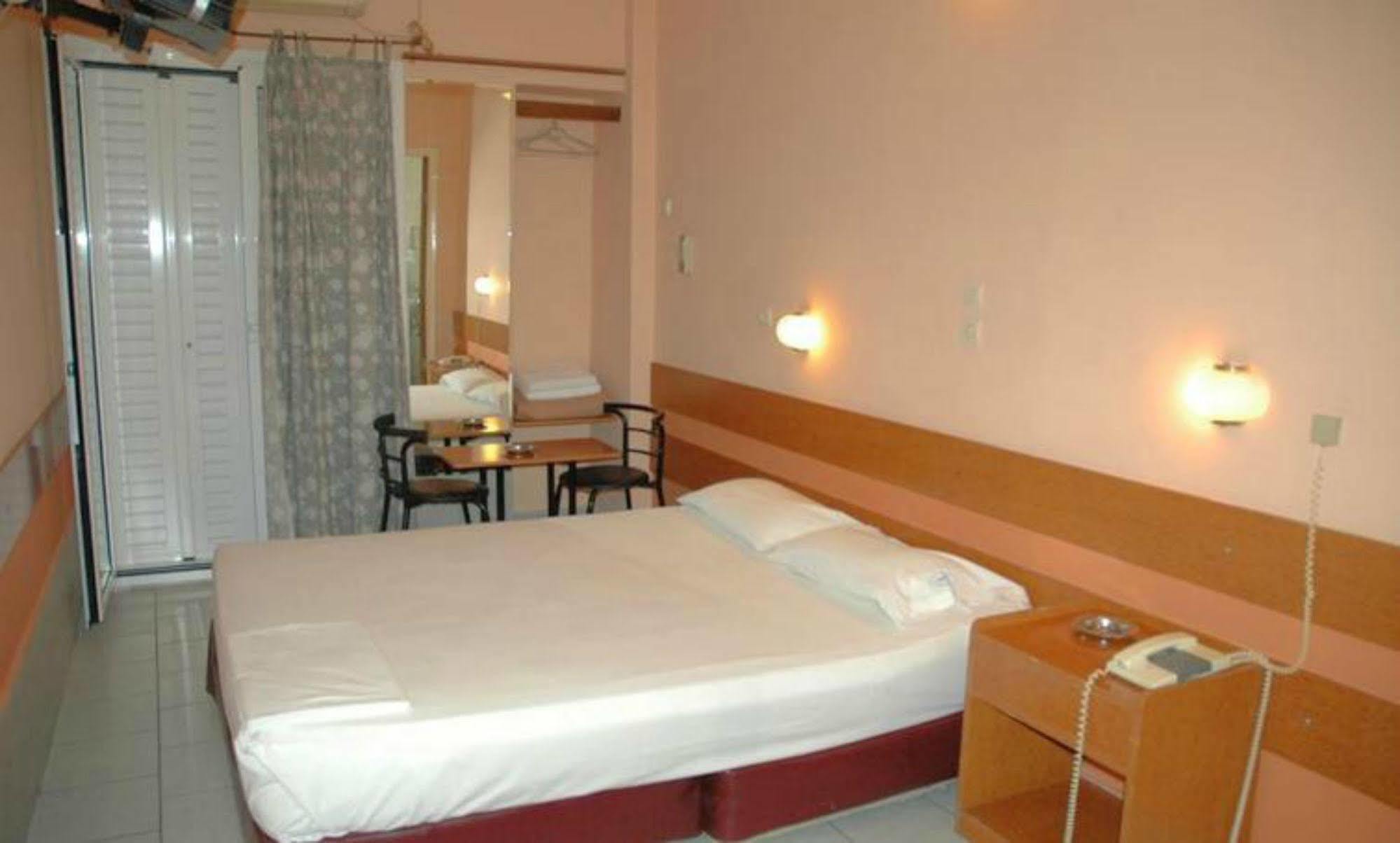 Prima Hotel Piraeus Exterior photo
